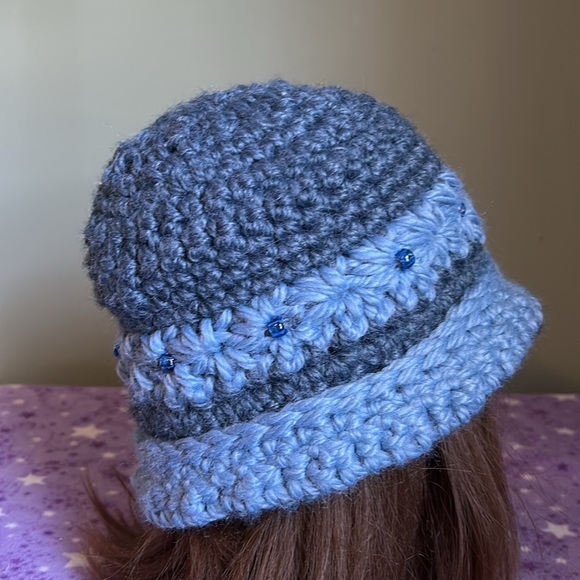 Elegant Blue crochet derby hat medium thick silky acrylic yarn new warm - Picture 4 of 10